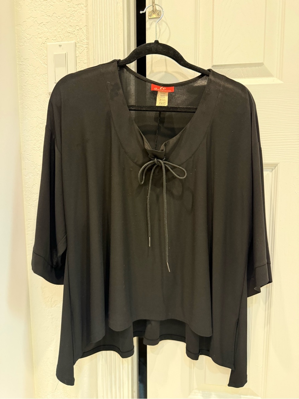 IC COLLECTION Black Tie-Front Oversized Blouse